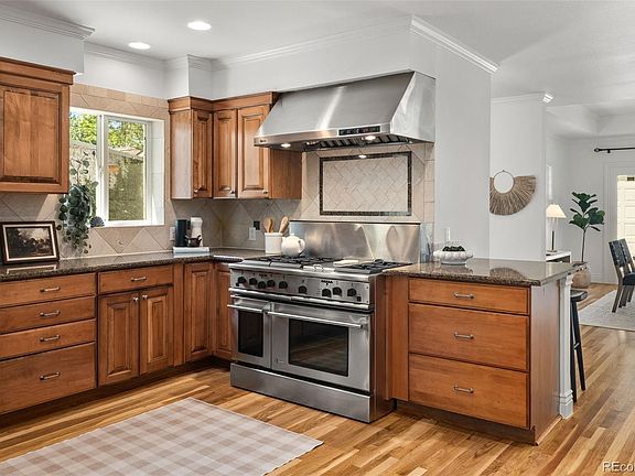 5th image of 1075 Jersey Street