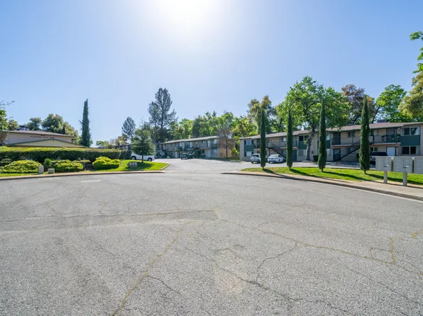 545 Wilshire Dr, Redding, CA 96002