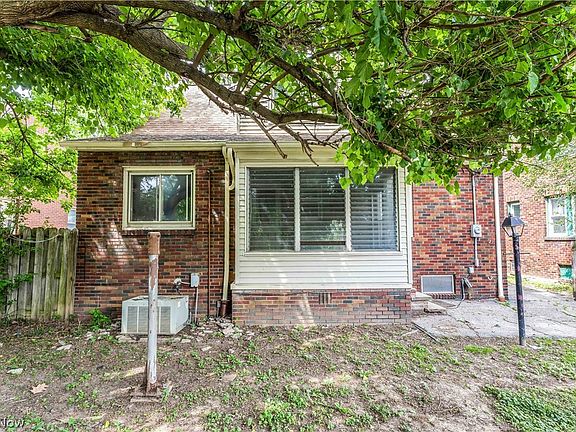 3rd image of 18033 Ponciana Ave