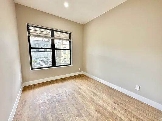 Rented by Amorelli Realty | media 6