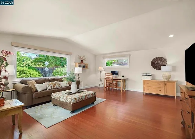 4 bed, 2030 sqft, $4,500 — Photo 2