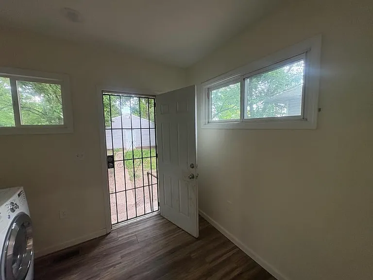 2857 Indianapolis Ave — Photo 15