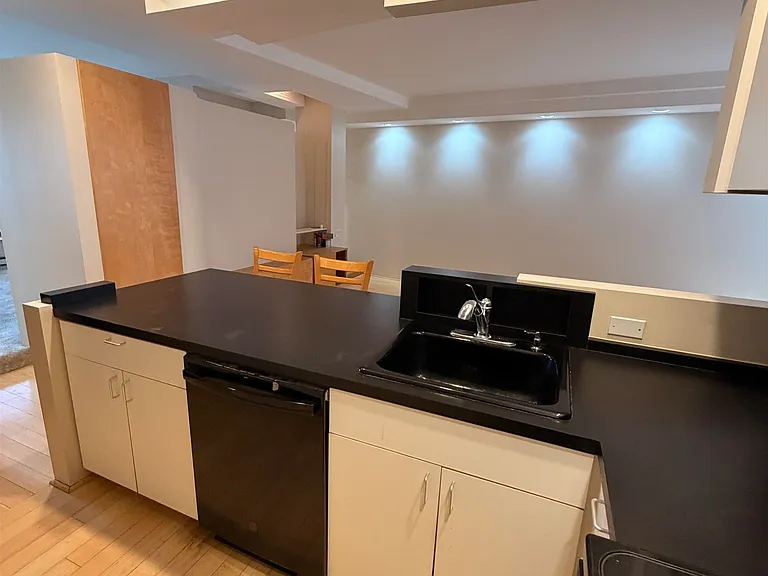 401 State St #P101 — Photo 10