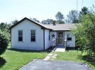 22 Deacons Ln, Sagamore Beach, MA 02562