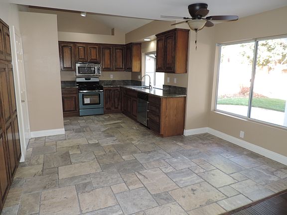5th image of 3068 Sunny Brook Dr