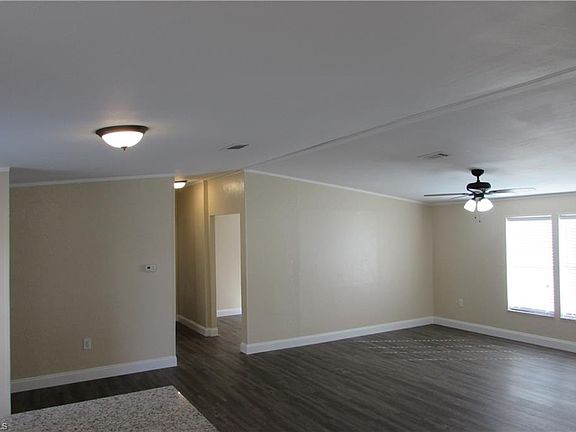 4th image of 1971 Laurel Ln