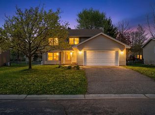 1053 Kettle Creek Rd, Eagan, MN 55123