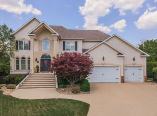 2 Raspberry Rd, Bloomington, IL 61704