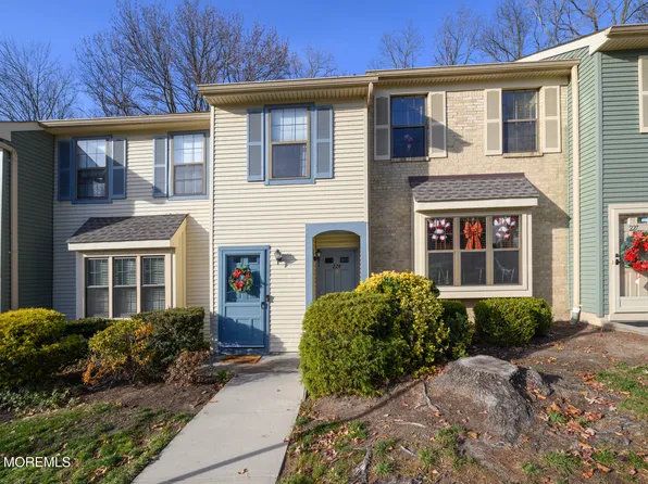 224 Perth Hill Court, Aberdeen, NJ 07747