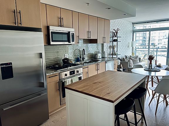 3rd image of 88 W 1st Ave