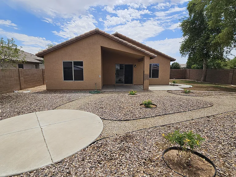 41696 W Avella Dr — Photo 20