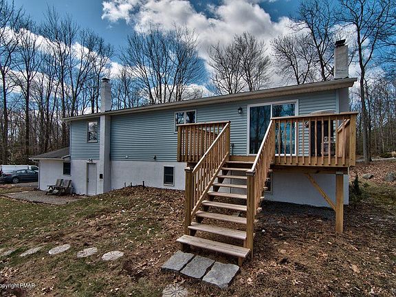 3rd image of 208 Blackthorn Dr