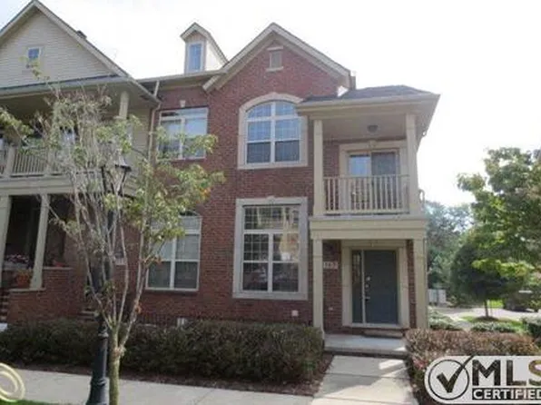 163 E Bay Dr #1, Walled Lake, MI 48390