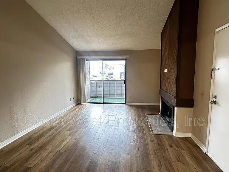 9249 Village Glen Dr #204 — Photo 6