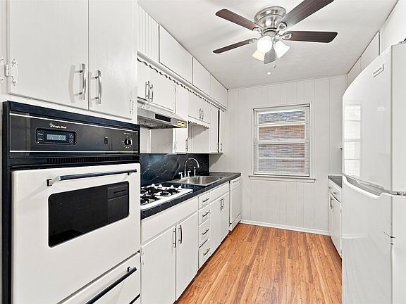 4th image of 2110 Navajo St