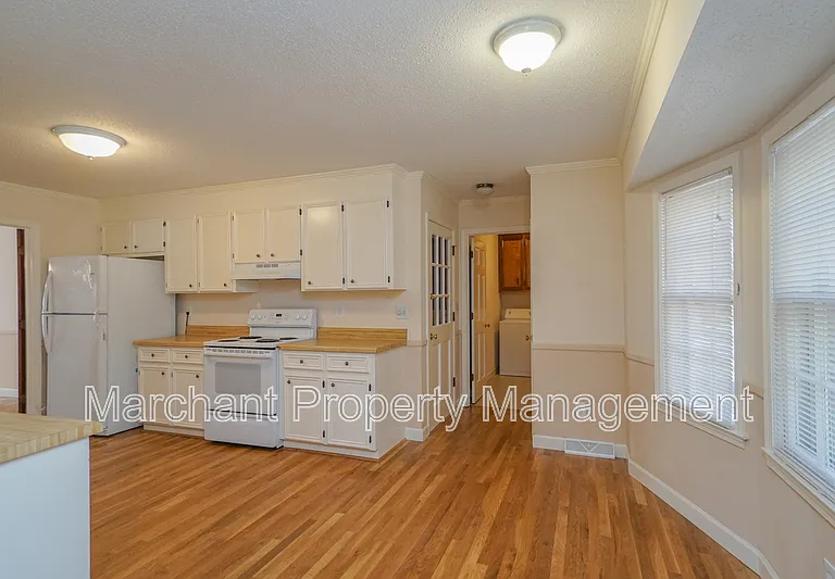 49 Cobblestone Rd — Photo 12