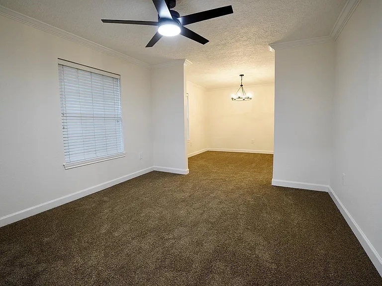 3403 Honey Creek Dr — Photo 3