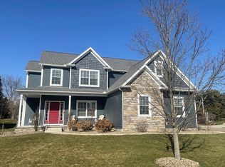 2413 Santry Cir NW, North Canton, OH 44720