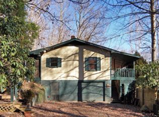 35 Oak Knob Dr, Franklin, NC 28734