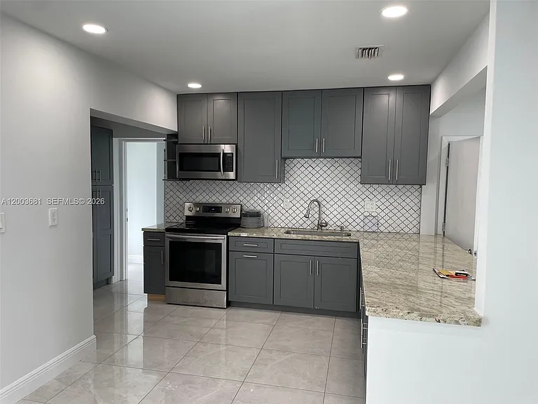8640 SW 125th Ter — Photo 8