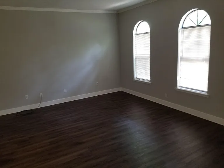 1044 Brookley St — Photo 9
