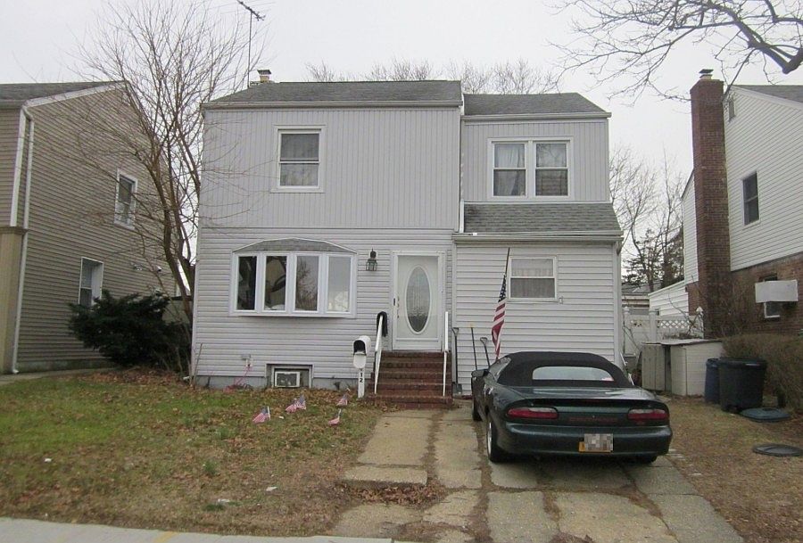 8012 248th St, Jamaica, NY 11426 | Zillow