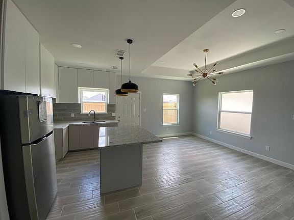 3rd image of 1404 W Harrison Ave #2