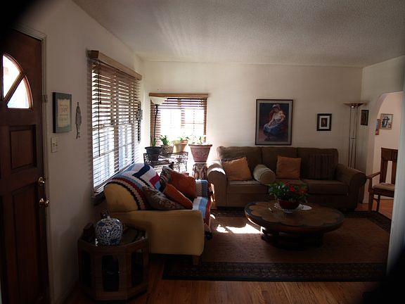 3rd image of 4921 Hesperia Ave