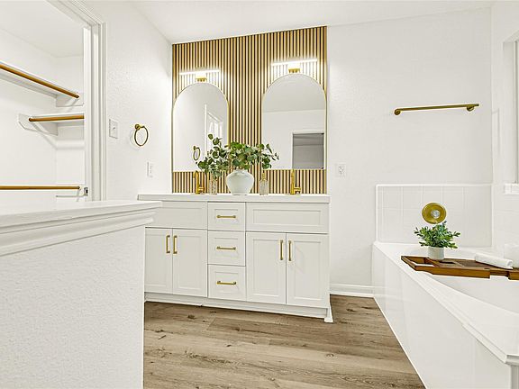 3rd image of 1914 Rock Ridge Dr