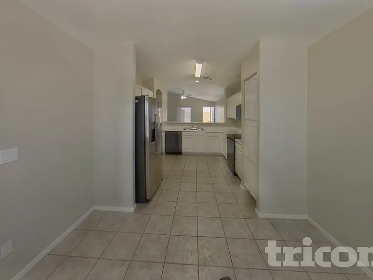 9002 W Palm Ln — Photo 4