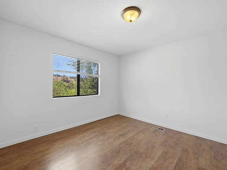 4739 E Julie Dr — Photo 13