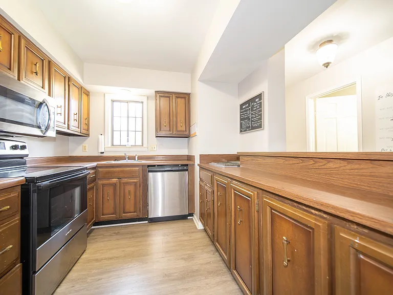 2257 Rome Dr — Photo 14