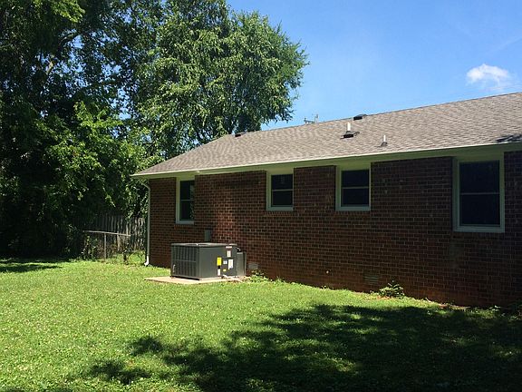 5th image of 115 Noel Ln