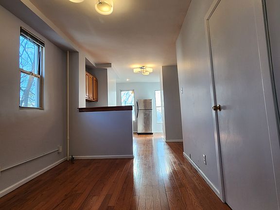 5th image of 150 21st St #3R