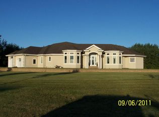 7450 S 25th St, Grand Forks, ND 58201