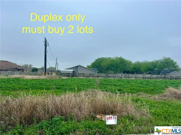 112 W Aimable St, Port Lavaca, TX 77979