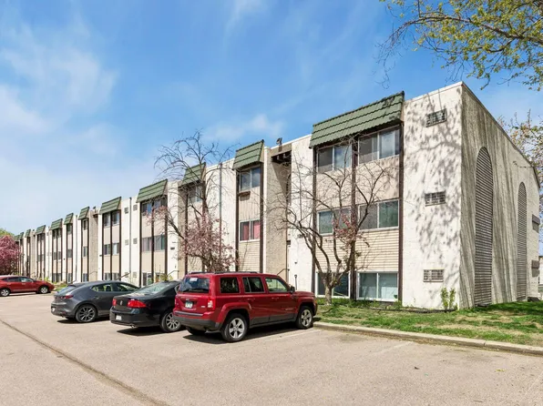 12852 Nicollet Ave APT 202, Burnsville, MN 55337