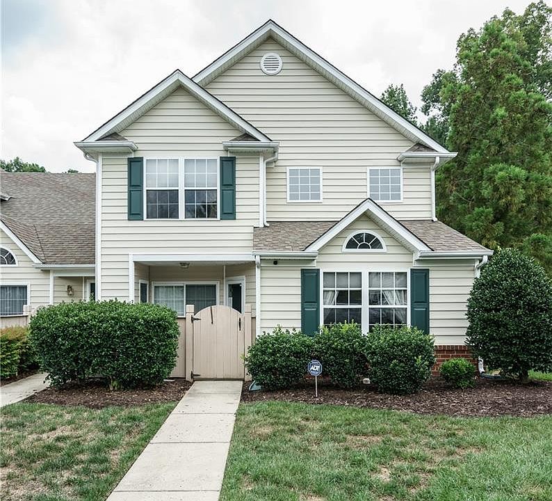 1st image of 4688 Twin Hickory Lake Dr #4688