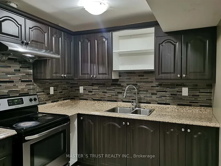 16 Lady Gwillim Ave #BASEMENT — Photo 6