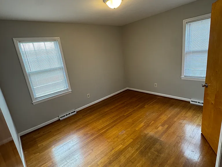 1724 Silver Ln — Photo 30