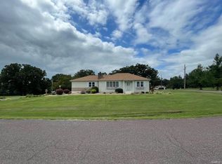 650 College Heights Rd, De Soto, MO 63020