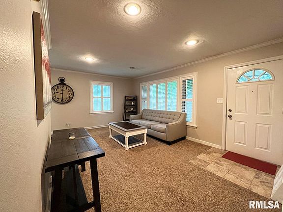 5th image of 3121 N Delmar Ct