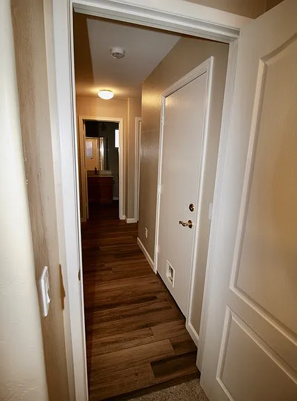 1115 E Pontiac Dr — Photo 18