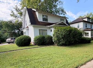 906 W 5th St, Storm Lake, IA 50588