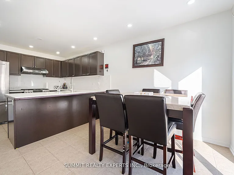 39 Donomore Dr #UPPER — Photo 15