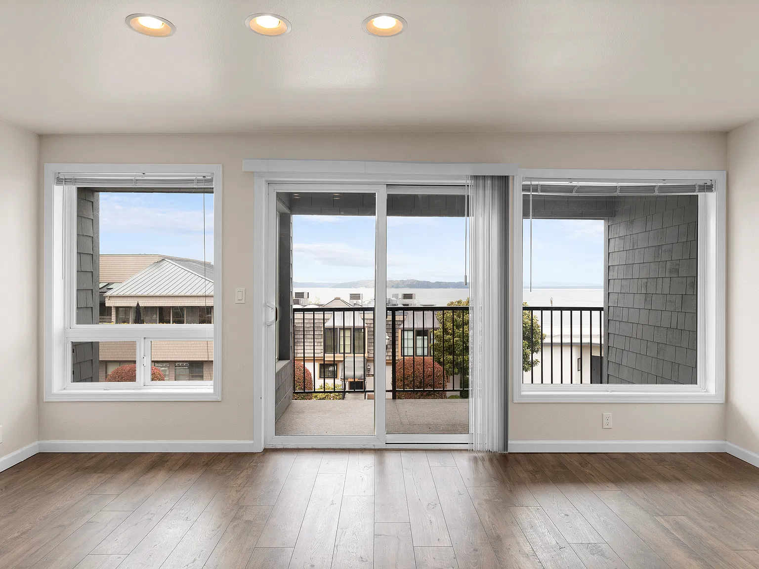2 bed, 1086 sqft, $2,695 — Photo 3