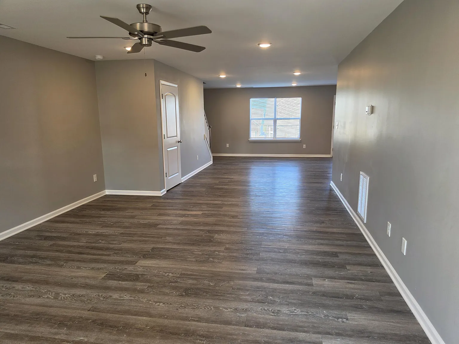 4 bed, 2.5 bath, 2443 sqft, $2,600 — Photo 3