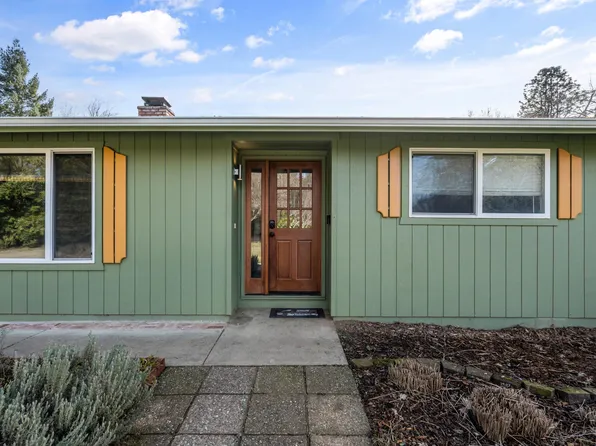 427 Lofland Ln, Williams, OR 97544