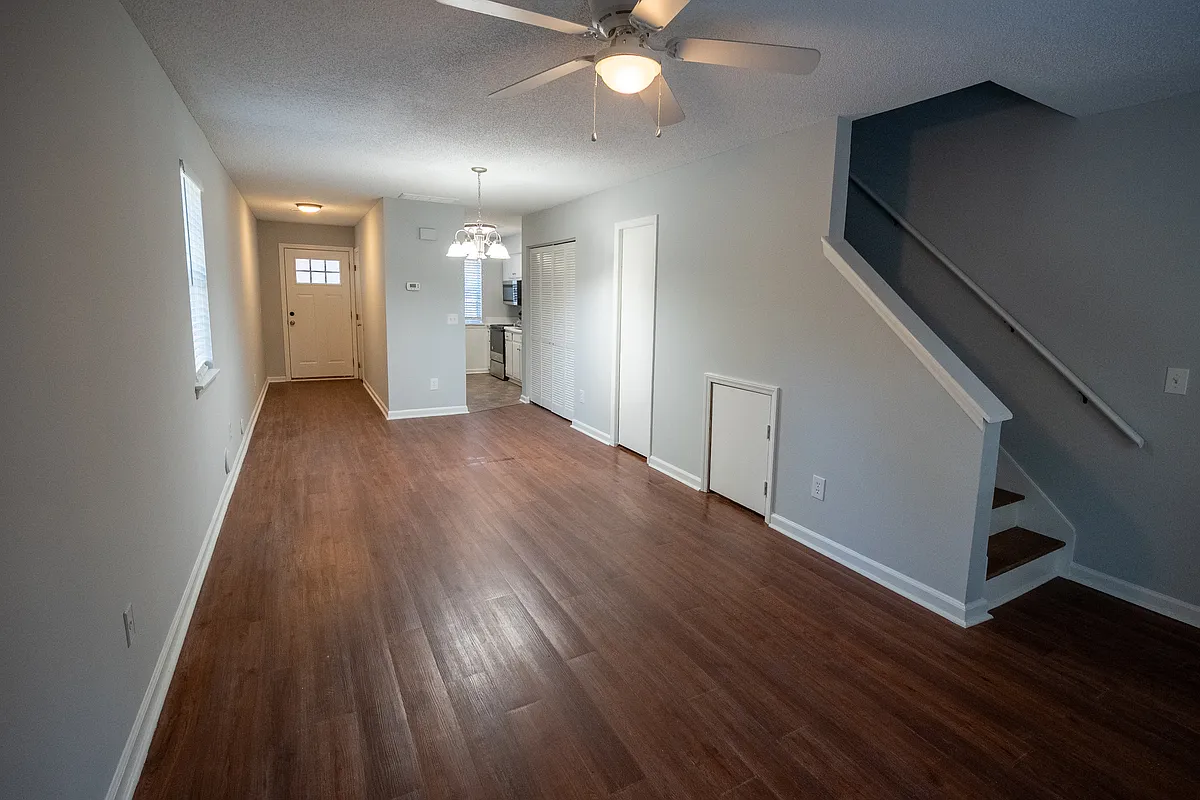 Building Photo - 944 Bonham Ave #1