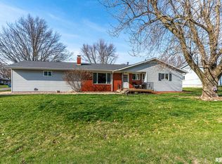 620 W Leclaire Rd, Eldridge, IA 52748